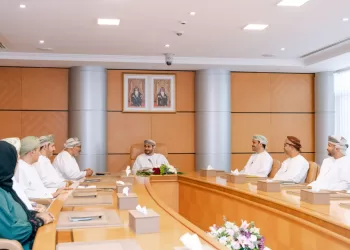 سمو السيد ذي يزن يطلع على سير عمل وحدة متابعة تنفيذ رؤية عُمان 2040