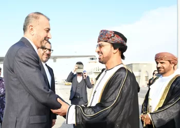 وزير الخارجية الإيراني يصل إلى سلطنة عُمان