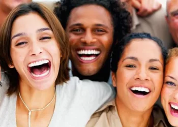 هل تعلم فوائد الضحك لعلاج بعض الأمراض؟.. هذا ما قاله الأطباء