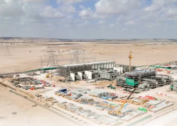 إنجاز 93% من المرحلة الأولى لمشروع ربط شبكة الكهرباء بين شمال وجنوب سلطنة عمان