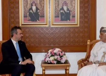 السيد شهاب بن طارق يستعرض العلاقات المشتركة مع السفير الإيطالي