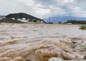 هطول أمطار متفاوتة بين الغزيرة والمتوسطة ونزول عدة أودية بالعامرات