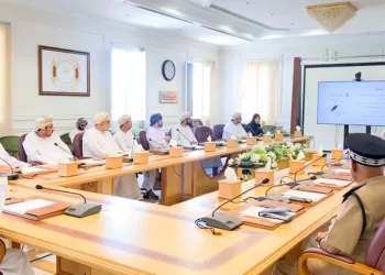 استعراض الاستراتيجية الوطنية لنواقل الأمراض بمحافظة البريمي