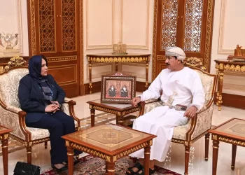 وزير المكتب السلطاني يودع السفيرة الليبية