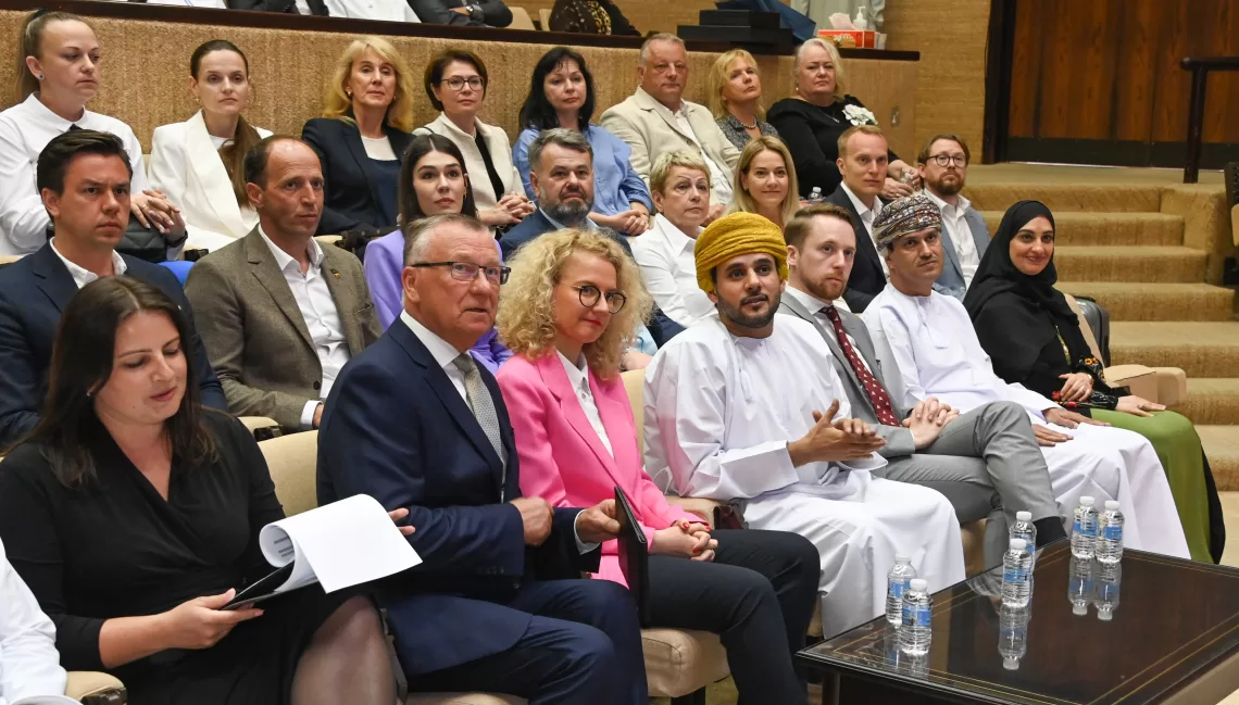 بحث توسيع قاعدة الأعمال التجارية في منتدى الأعمال العُماني الليتواني