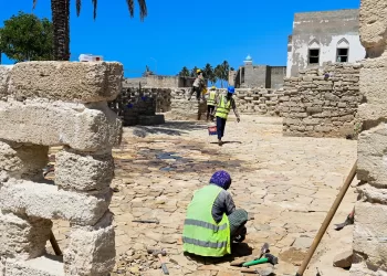 على 3 مراحل.. مواصلة أعمال تطوير منطقة الحافة التراثية القديمة بصلالة