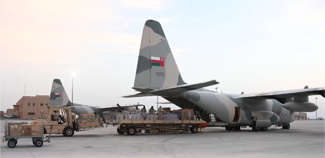 سلطنة عُمان تُسيّر رحلات إغاثة جوية إلى السودان