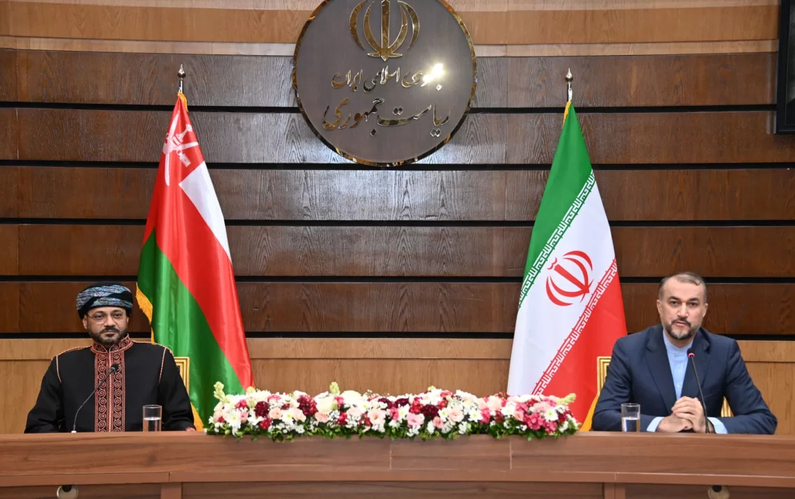 وزيرا خارجية سلطنة عُمان وإيران يؤكدان على تعزيز علاقات التعاون بين البلدين