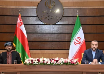 وزيرا خارجية سلطنة عُمان وإيران يؤكدان على تعزيز علاقات التعاون بين البلدين