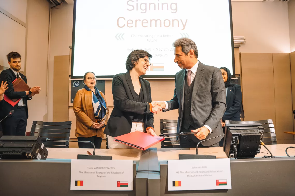 سلطنة عمان وبلجيكا توقعان اتفاقية المشروع التجريبي لشهادات الهيدروجين الأخضر