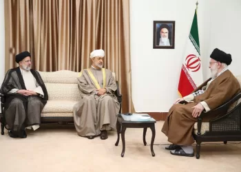 جلالة السلطان يلتقي سماحة علي خامنئي في طهران