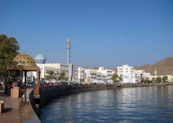 المجلس البلدي بمسقط يوضح بشأن مصير الأنشطة التجارية بشارع “18 نوفمبر”