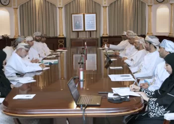 مناقشة التعاون المشترك بين جامعة السلطان قابوس وهيئة البيئة لصون الطبيعة