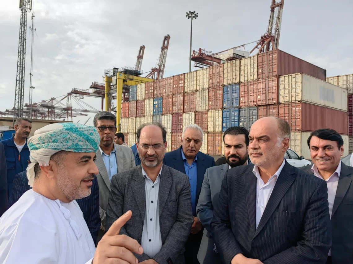خلال زيارته ميناء شهيد رجائي.. “المعولي” يبحث التعاون بين الموانئ العمانية والإيرانية