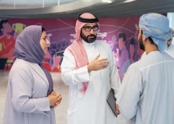 أمين عام المجلس الأعلى للشباب والرياضة في البحرين يطلع على تجربة مركز الشباب