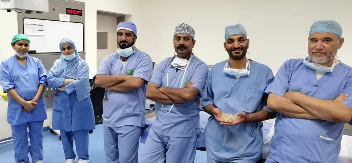 للمرة الأولى.. مستشفى عبري يستخدم تقنية جديدة لتصميم صفيحة عظمية لمريض