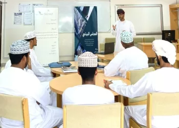 بحث القضايا والتحديات البيئية بالتعاون مع طلبة مؤسسات التعليم العالي بشمال الشرقية