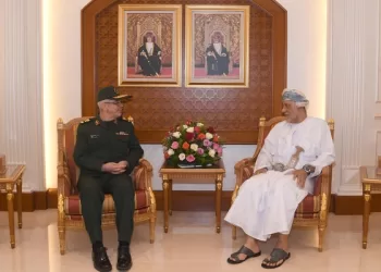 السّيد شهاب بن طارق يستقبل مسؤولا عسكريا إيرانيا