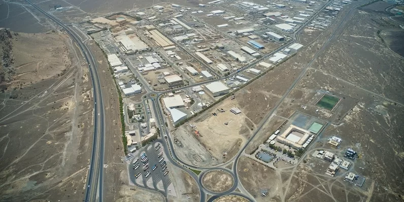 بتكلفة 5 ملايين ريال.. الانتهاء من تطوير المرحلتين الـ3 والـ4 في نزوى الصناعية