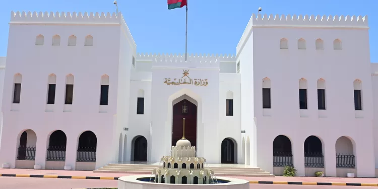 جلسة مباحثات عمانية ليبية لبحث التعاون الثنائي