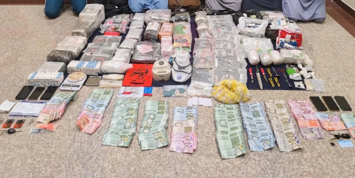 القبض على 6 آسيويين بتهمة حيازة مواد مخدرة