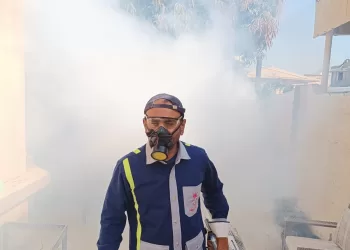 بالصور..تواصل الجهود في شمال الباطنة للقضاء على الزاعجة المصرية