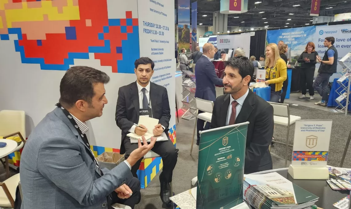 الترويج للبرامج الدراسية بجامعة السلطان قابوس في معرض دولي بأمريكا