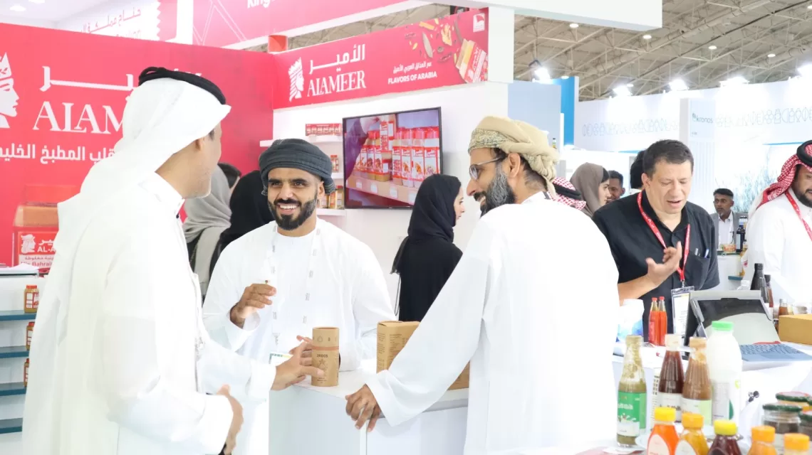 الشركات العمانية توقّع عقودا ومذكرات تفاهم في معرض “سعودي فود”
