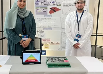 فريق طلابي بجامعة السلطان قابوس يحصد المركز الثاني في معرض للتصميم الهندسي بالكويت