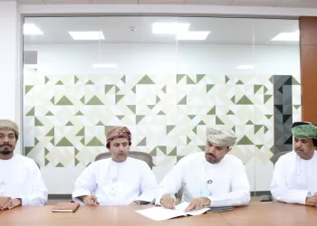“النقل والاتصالات وتقنية المعلومات” توقع اتفاقية تمويل سلاسل الإمداد مع “المالية” و”الكثبان العالمية”