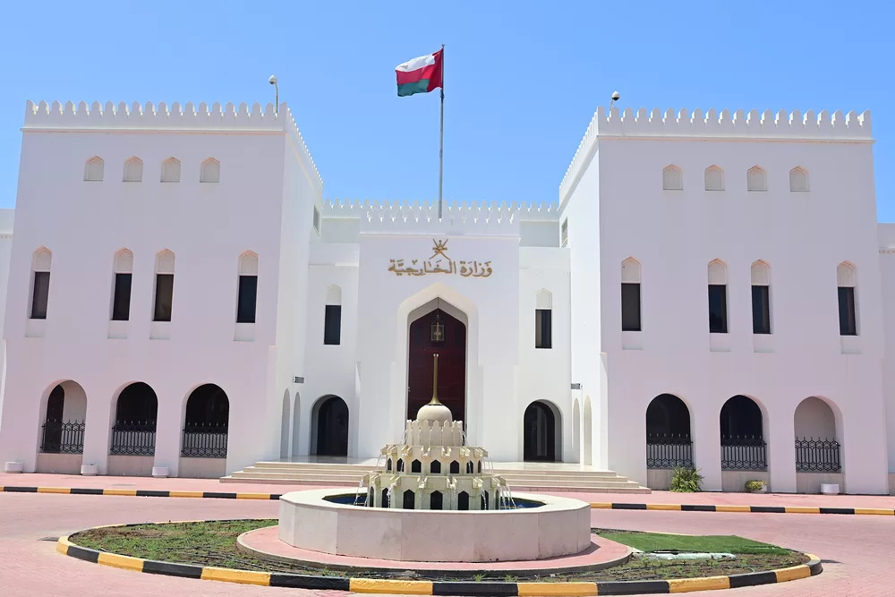 سلطنة عُمان ترحّب باتفاق الإفراج عن أكثر من 1600 أسير ومعتقل في اليمن 