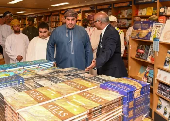 ميناء صلالة يستقبل أكبر مكتبة عائمة في العالم
