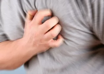 زيادة خطر الإصابة بـ”احتشاء عضلة القلب” في الطقس الحار.. ما هي الأعراض؟