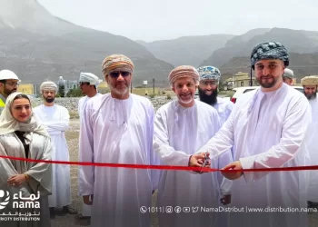 “نماء لتوزيع الكهرباء” تفتتح منظومة الطاقة المتجددة بمنطقة كمه في نزوى