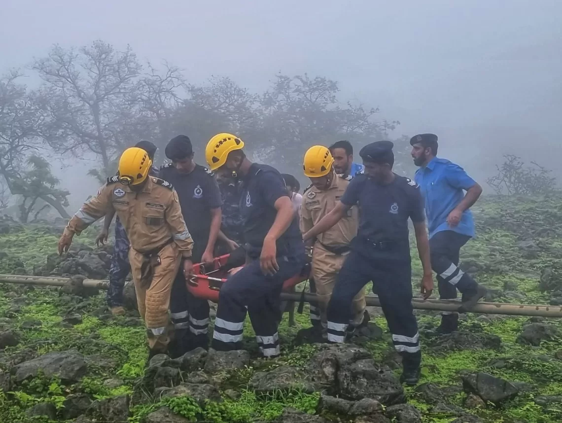 إصابة 4 أشخاص من عائلة واحدة في حادث تدهور مركبة بجبل إتين