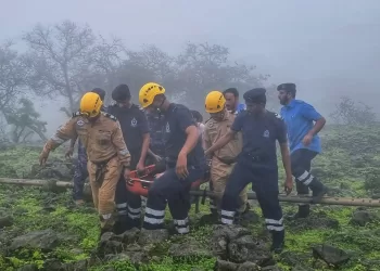 إصابة 4 أشخاص من عائلة واحدة في حادث تدهور مركبة بجبل إتين