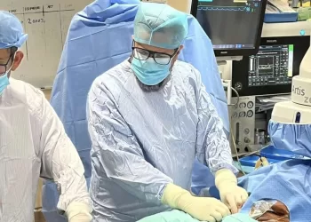 الأولى من نوعها بالشرق الأوسط.. زراعة جهاز تنظيم ضربات القلب اللاسلكي عبر القسطرة
