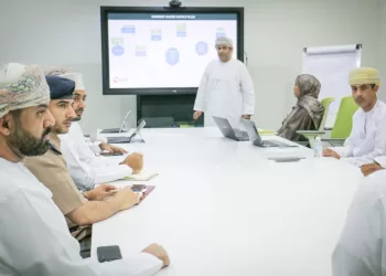 اجتماع لمتابعة تطورات تأثير ظاهرة المد الأخضر على إمدادات المياه