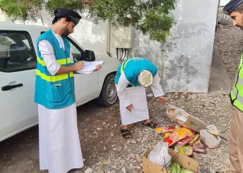 “بلدية مسقط” تداهم منزلا في قريات
