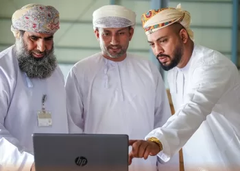 تنفيذا للتوجيهات السامية.. “التربية والتعليم” تبدأ في إحلال أجهزة الحواسيب بالمدارس