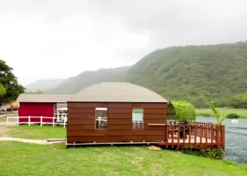 “أكواخ دربات”.. مشروع شبابي عماني يجذب الزائرين للاستمتاع بسحر الطبيعة