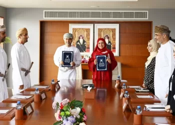 توقيع اتفاقية لبناء محطة التبريد المركزية في مجمع الابتكار مسقط