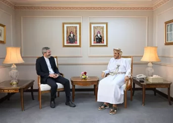 سلطنة عُمان وإيران تبحثان أوجه التعاون الثنائي