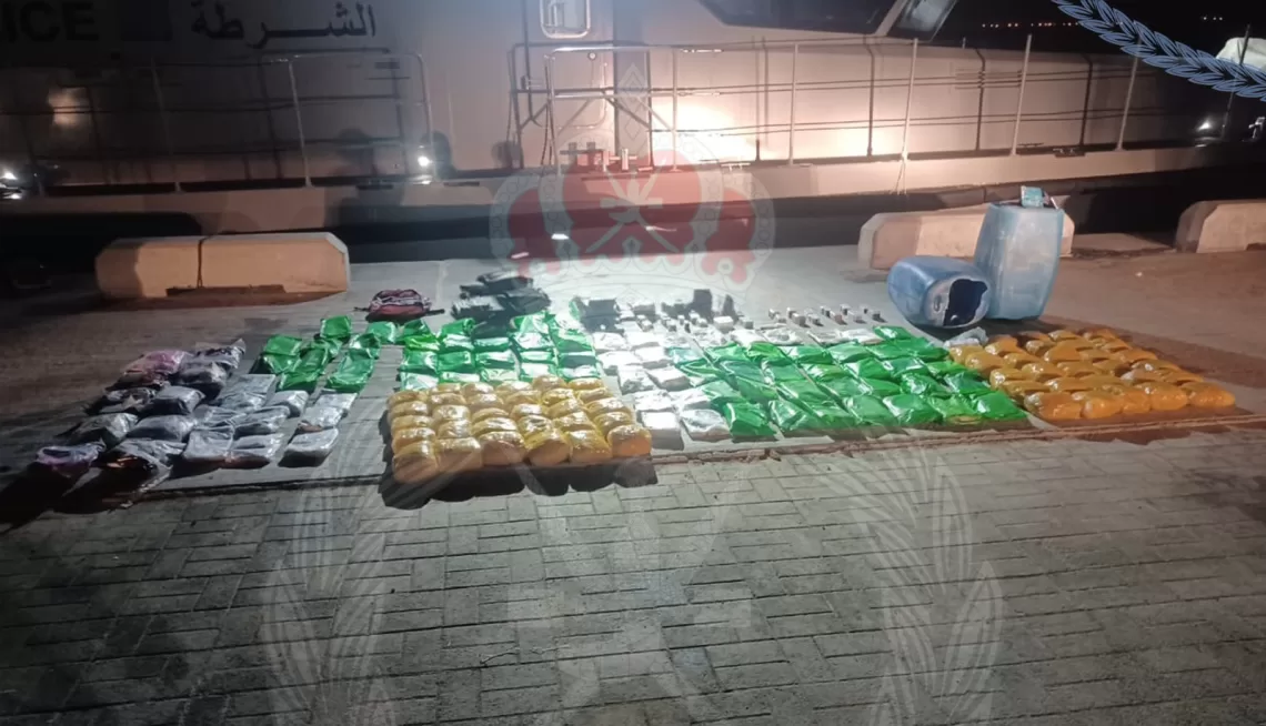 القبض على 3 أشخاص حاولوا تهريب كميات كبيرة من المواد المخدرة