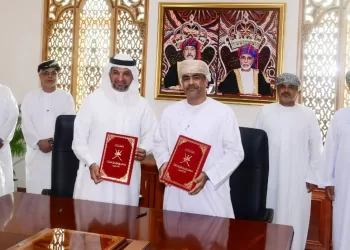 الطيران “العماني” و”السلام” يوقعان مذكرة تفاهم