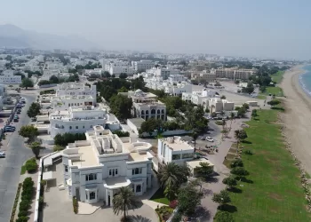 بلدية مسقط بمطرح تسجل 3323 عقد إيجار خلال النصف الأول 