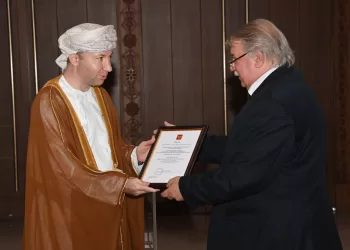 الرئيس الروسي يمنح الأمين العام للمتحف الوطني ميدالية “بوشكين”