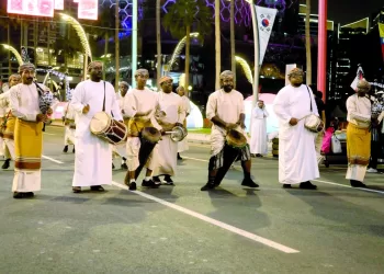 مشاركة الفريق العماني ضمن “قادة المشجعين” في “أمم آسيا” تعزز فرص الترويج للتراث والثقافة العمانية