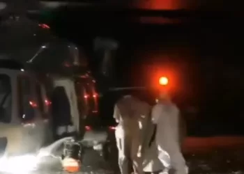طيران الشرطة ينفذ عملية إسعاف ونقل طفل إلى مستشفى الرستاق