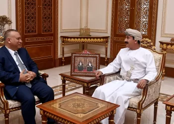 وزير المكتب السلطاني يبحث مجالات التعاون مع سفيري سوريا والعراق